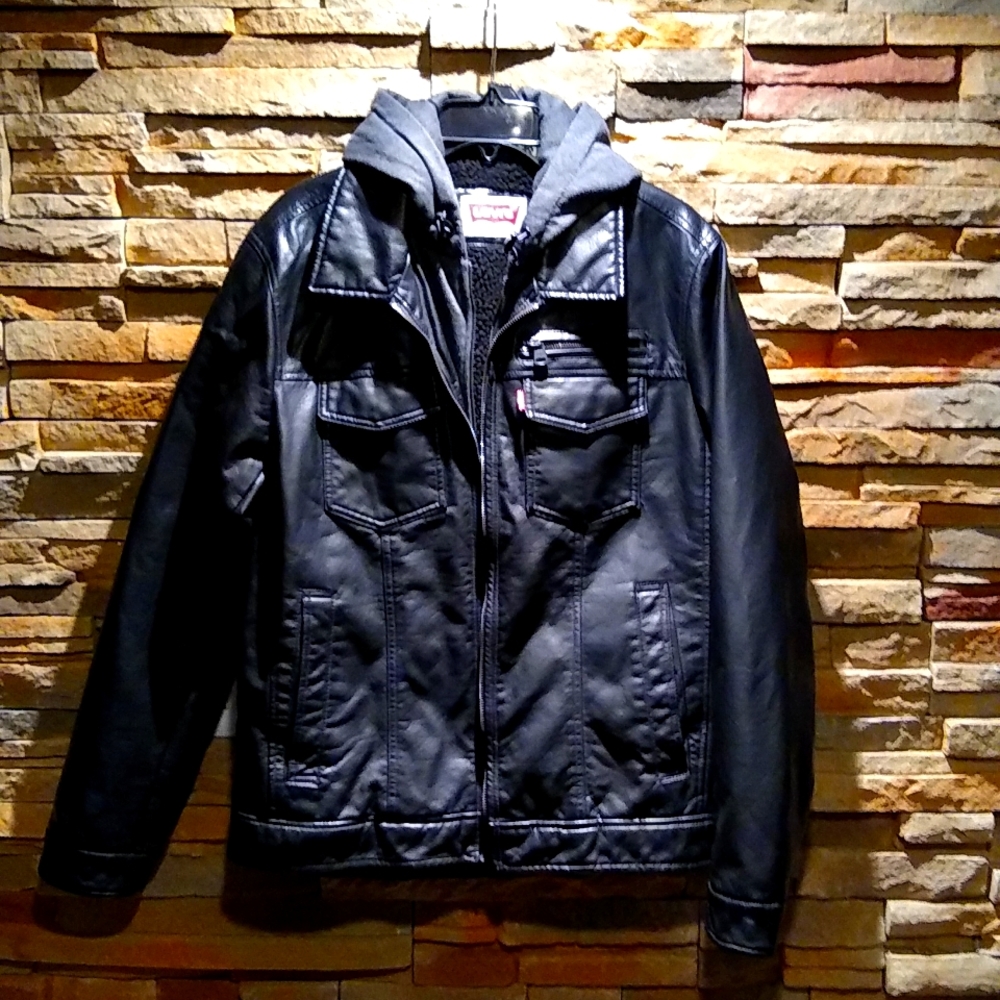Levi's faux leather black trucker jacket - medium